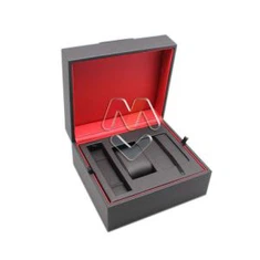 Personalizēta MensWatch Box ar augstas kvalitātes kvalitātes Black Leather Watch Box